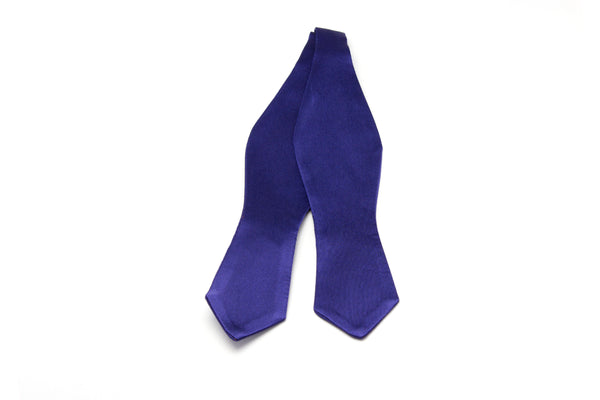 THE CLASSIC - SILK BOWTIE (DIAMOND TIP)